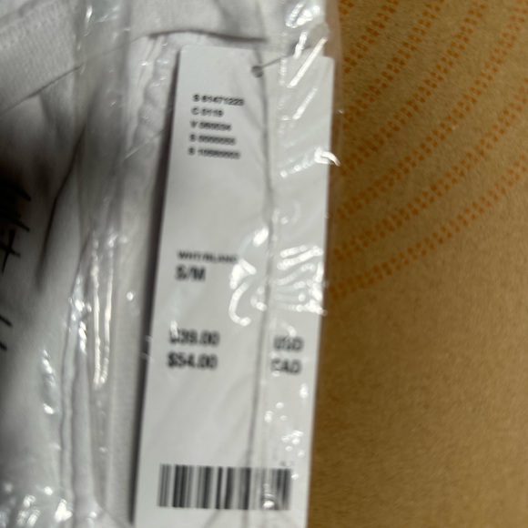 Whitney Houston tee in S/M from Urban Outfitters new in package - Picture 5 of 6